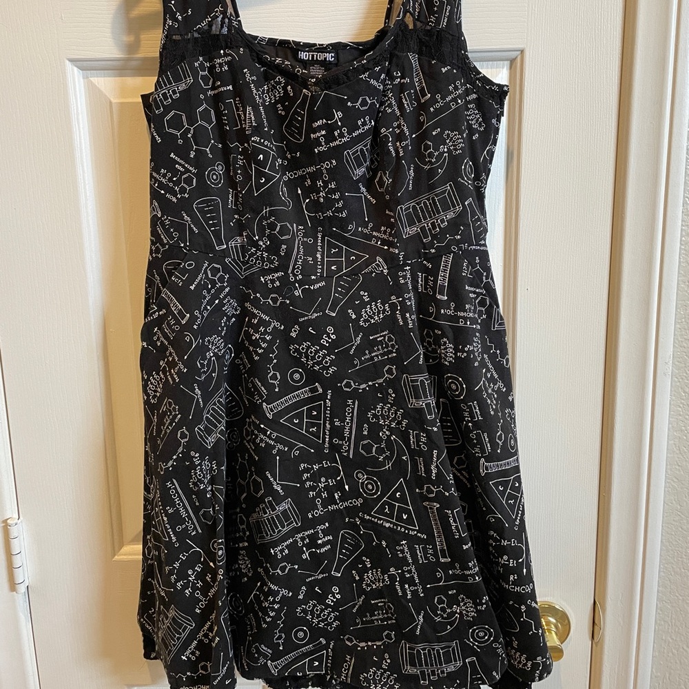 Science dress with pockets! What’s not to love?!